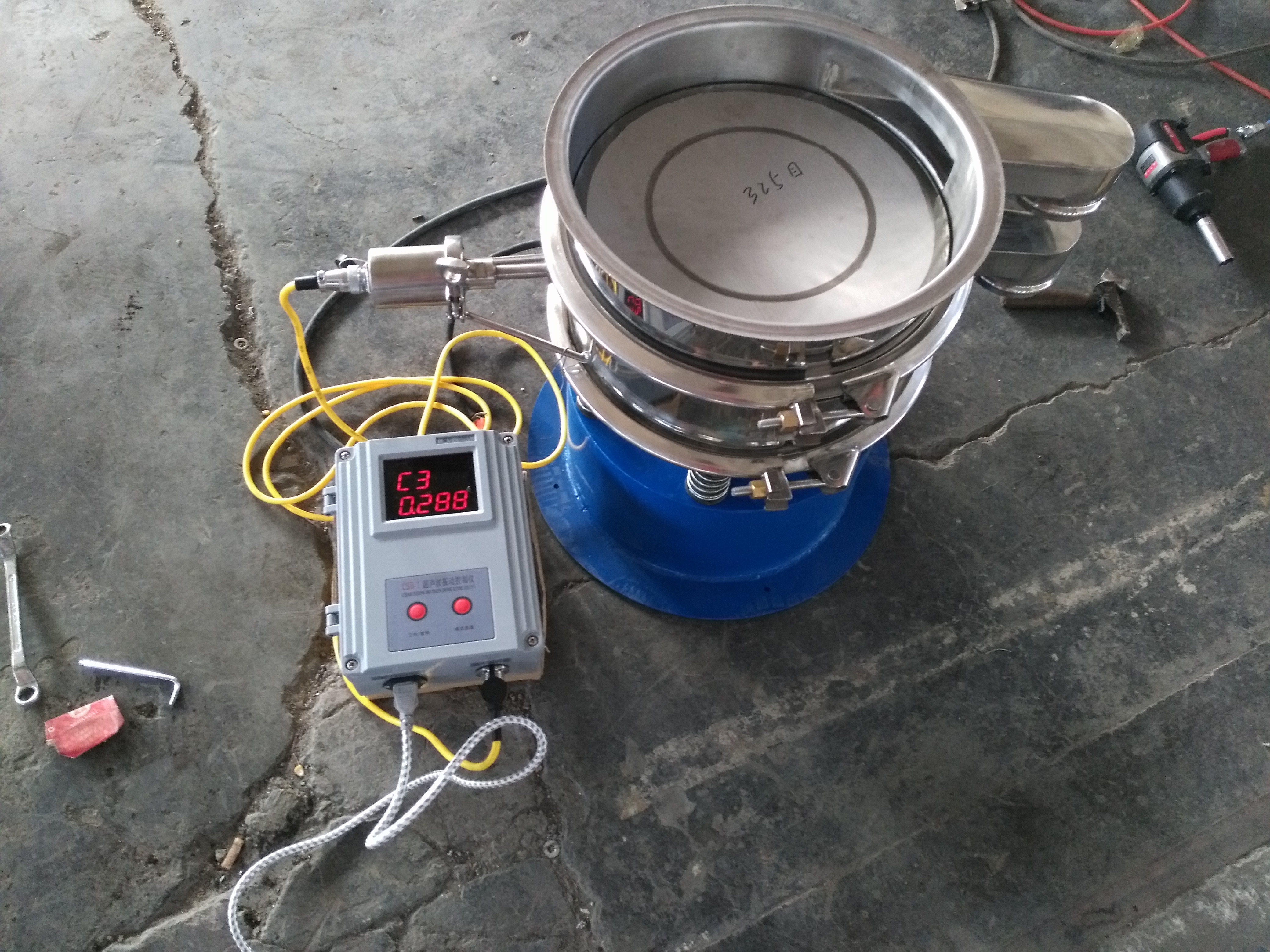 超声波亚洲AVAV天堂AV在线网水蜜桃厂家换能器使用知识(超声振动筛)